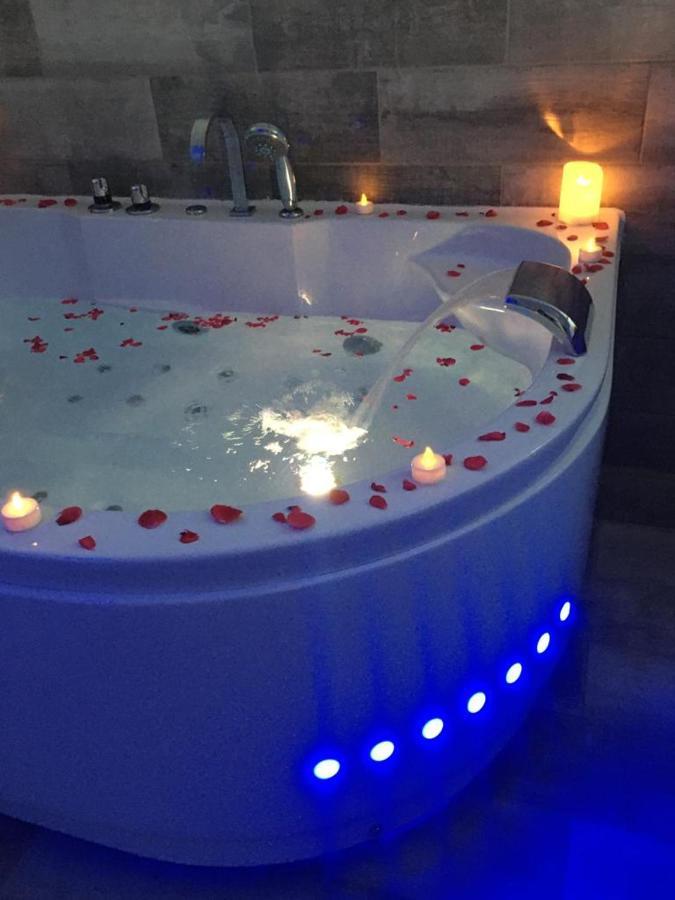 Esprit Zen En Provence Studio Spa Privatif Cheval-Blanc Extérieur photo